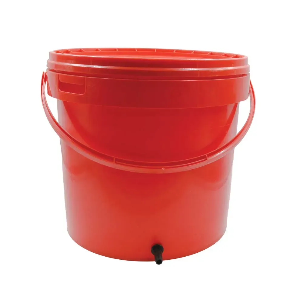 Réservoir 15 L Avec Sortie Pour Système D'Abreuvement Automatique