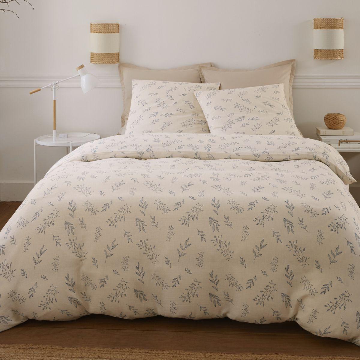 Parure Housse De Couette 260x240cm + 2 Taies Motif Petites Fleurs Beige 100% Gaze De Coton - Veolis