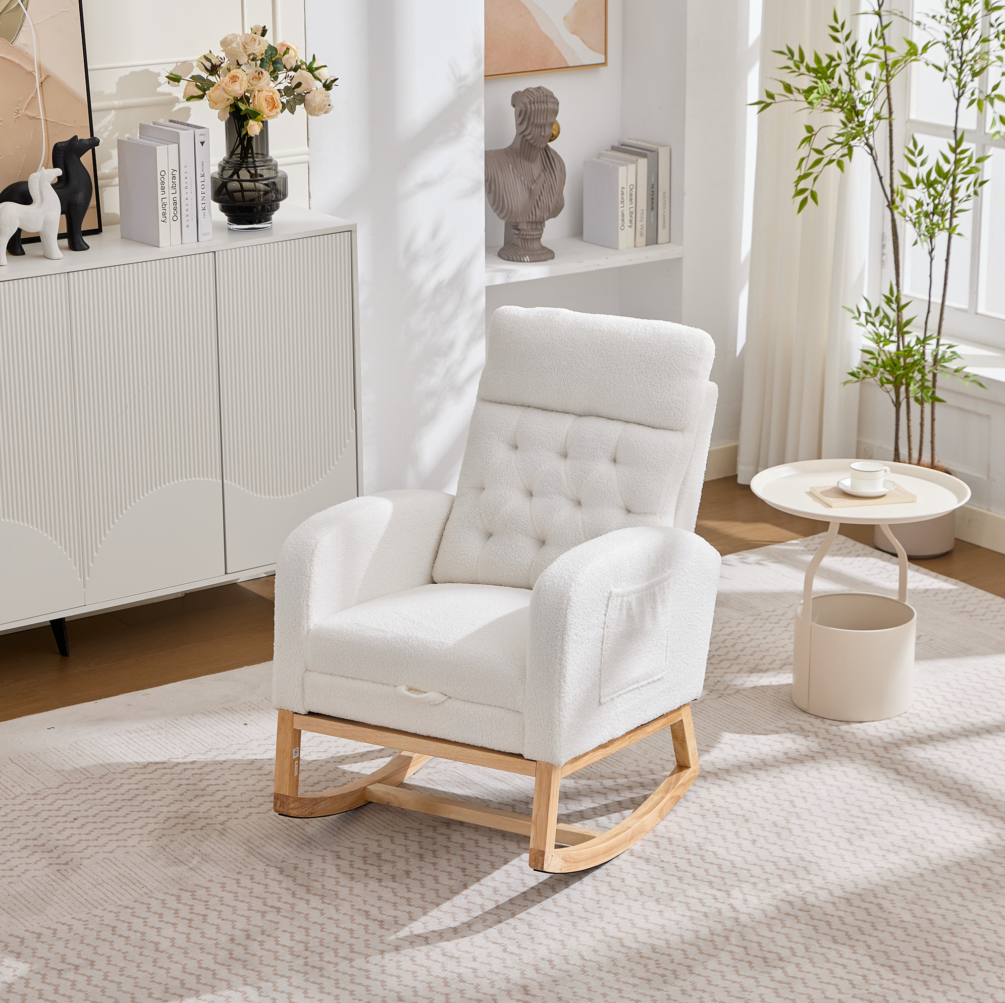 Chaise À Bascule En Bouclé Blanc, Repose-pieds Réglable, Poches Latérales, 65,6 X 123 X 102 Cm