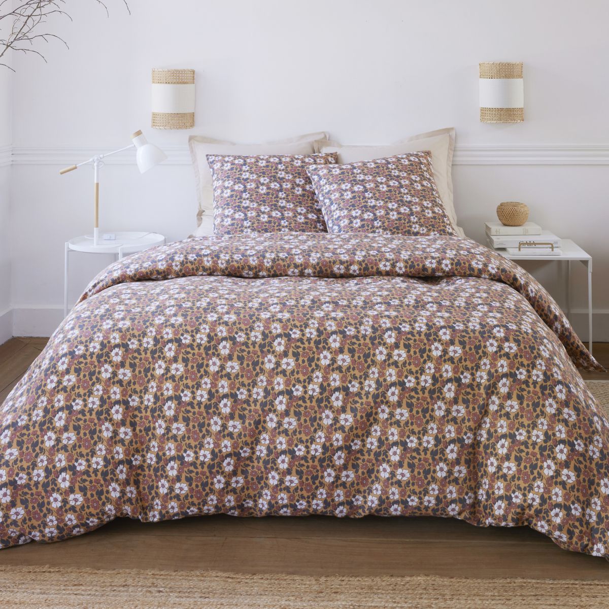 Parure Housse De Couette 240x220cm + 2 Taies Motif Fleuri Marron 100% Gaze De Coton - Adige