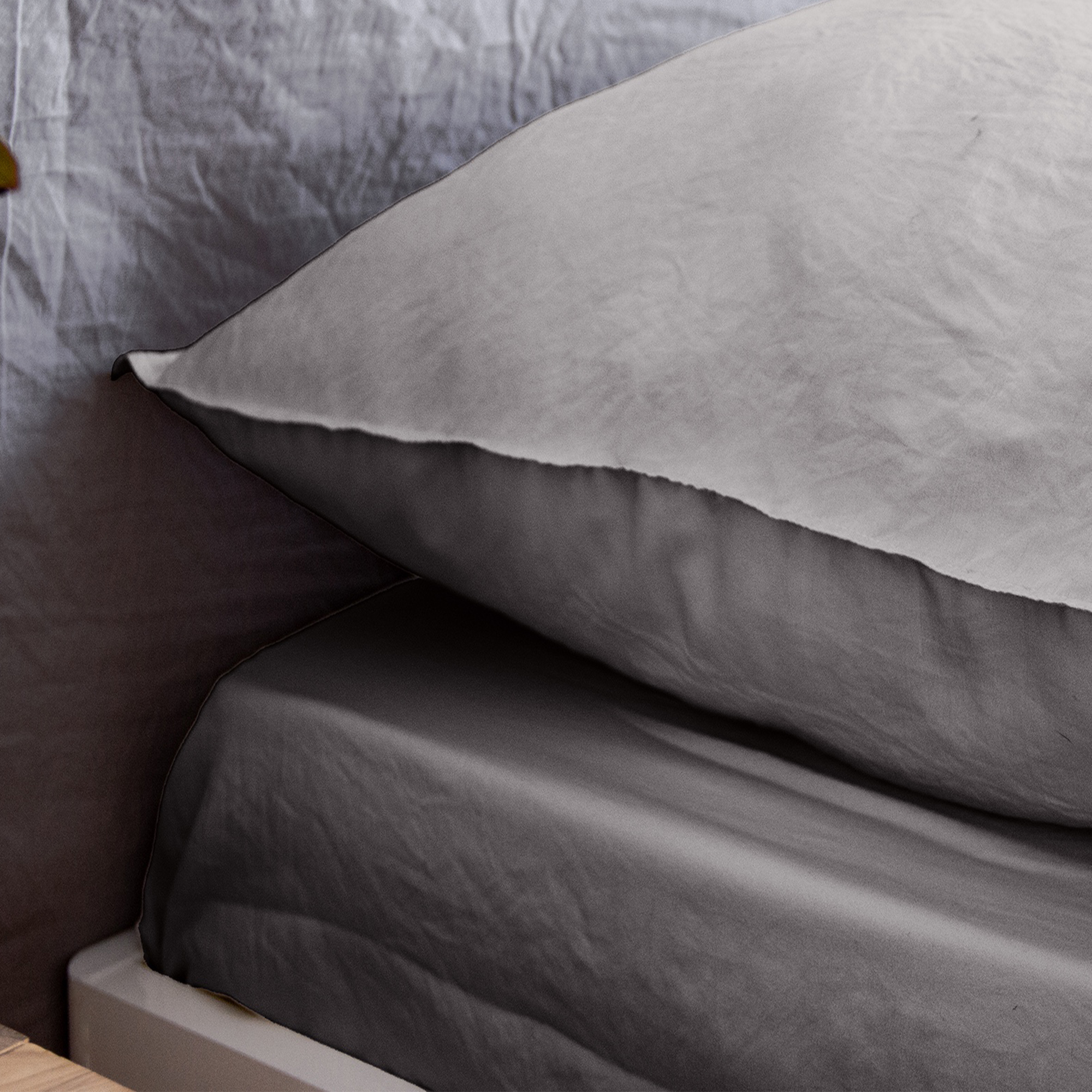 Drap Housse 140x190 + 28 Cm Microfibre Lavée Gris