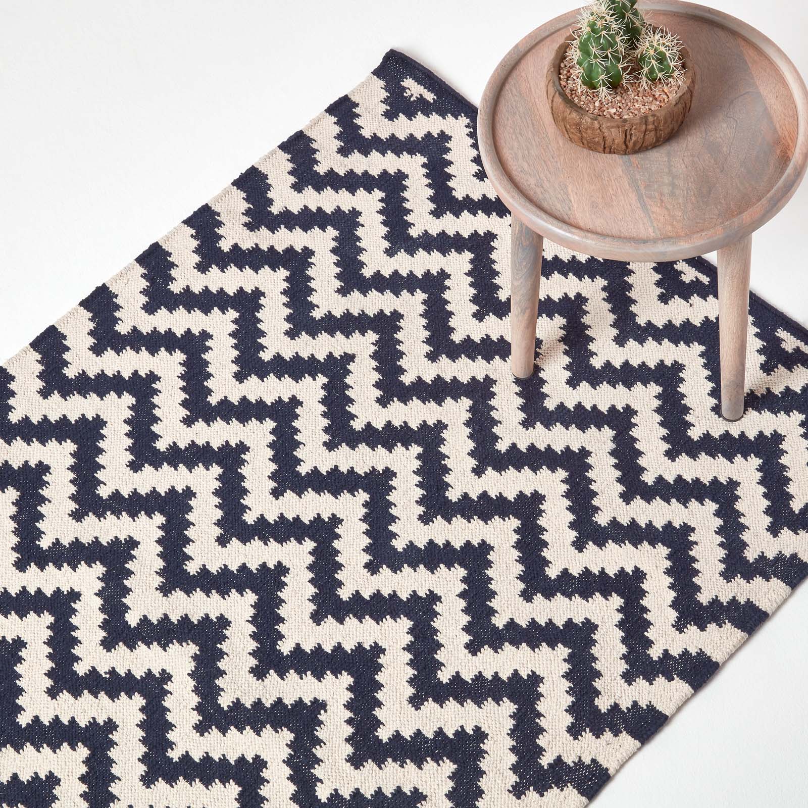 Tapis Kilim En Coton Tissé À Motif Chevron Bleu Foncé Et Blanc Casablanca 120x170cm - Homescapes