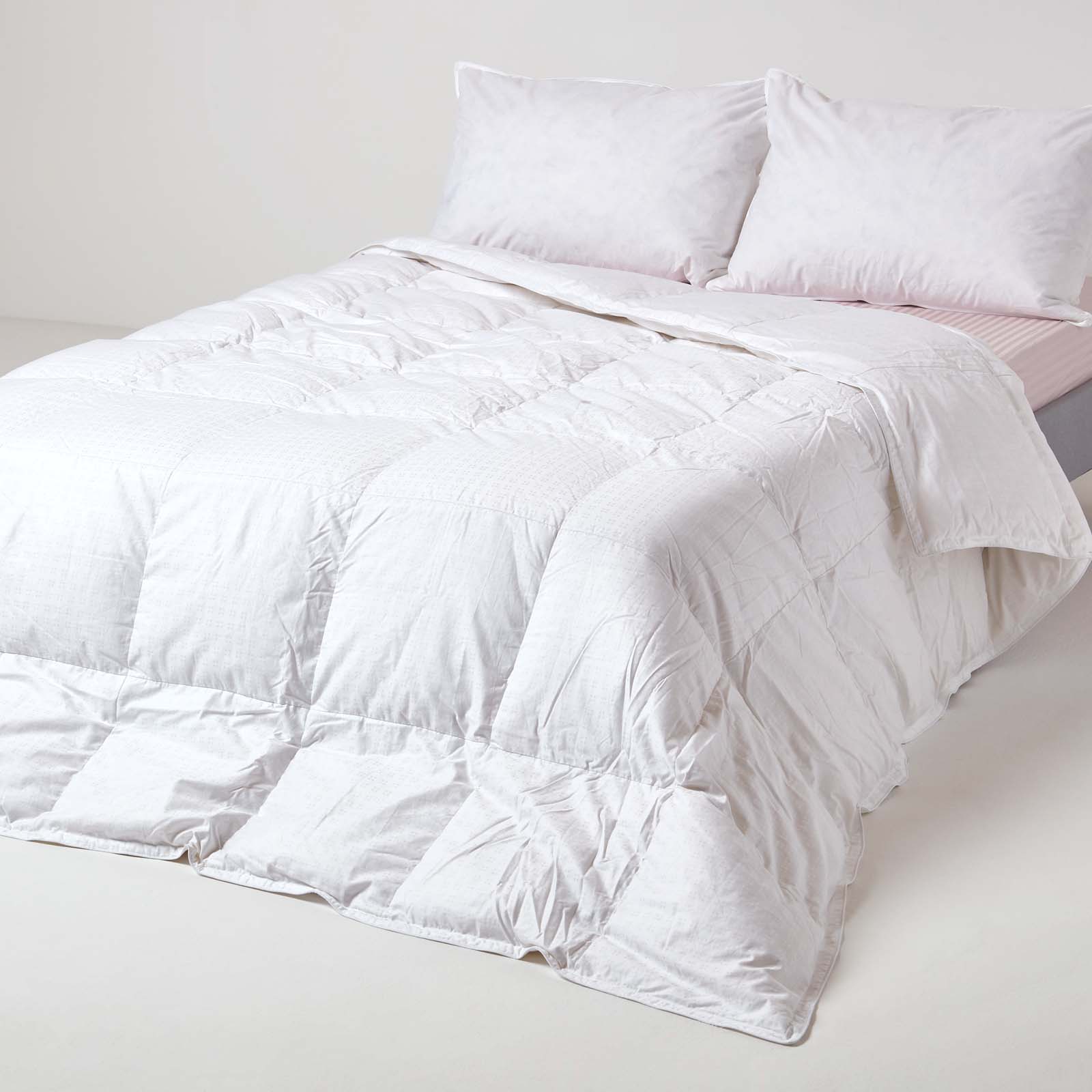 Couette Chaude Premium 200x200cm - 70% Duvet D'oie - Homescapes