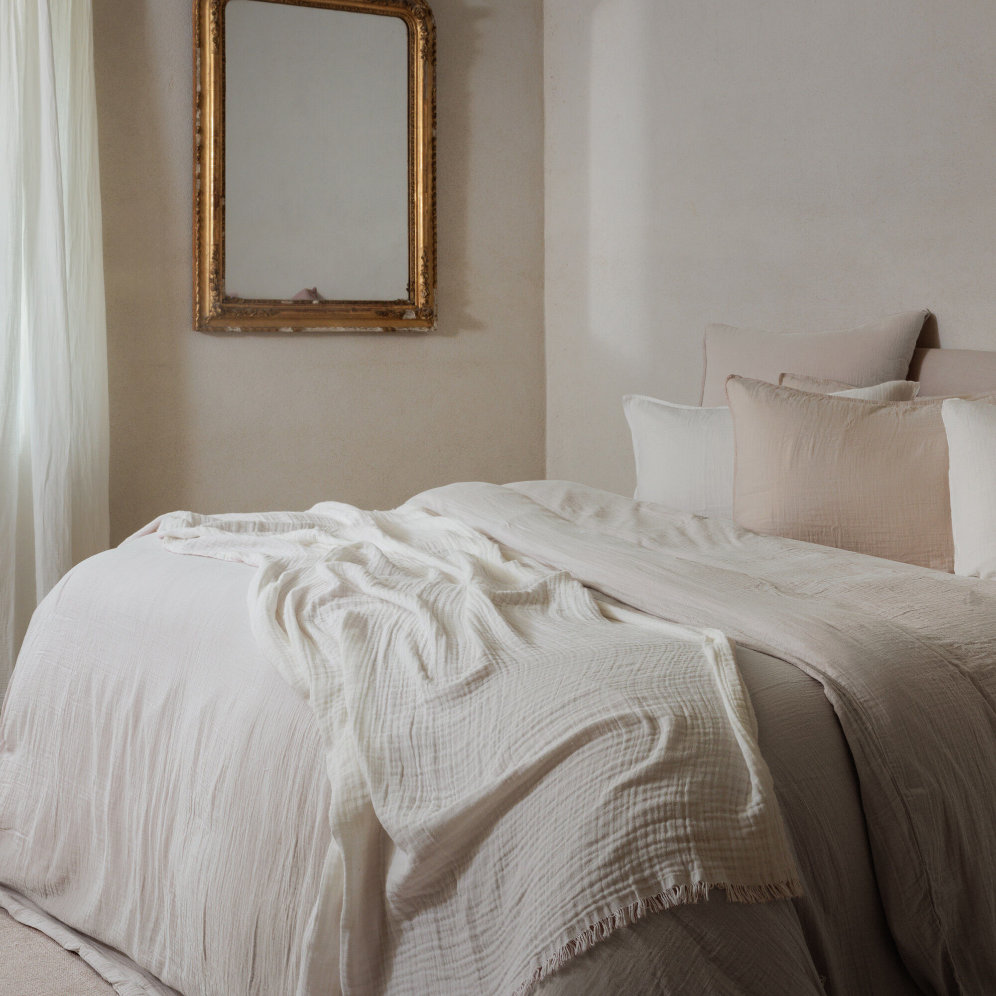 Parure De Lit 3 Pièces 260x240 Cm Et 50x70 Cm Mousseline De Coton Milos Beige Ficell