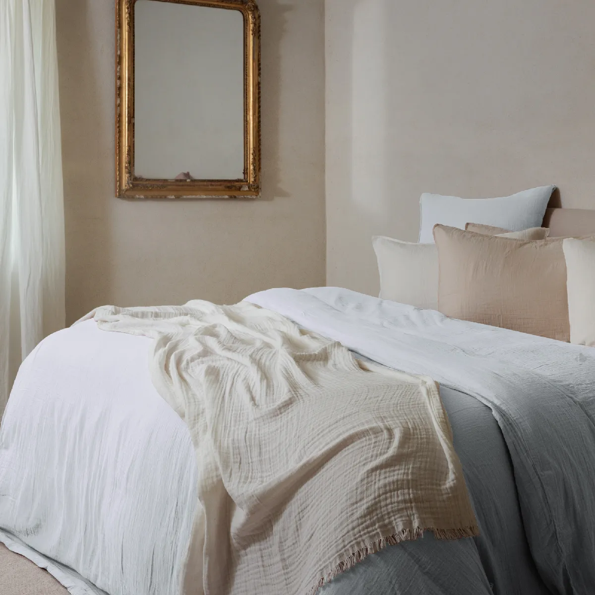 Parure De Lit 3 Pièces 260x240 Cm Et 50x70 Cm Mousseline De Coton Milos Blanc Neige