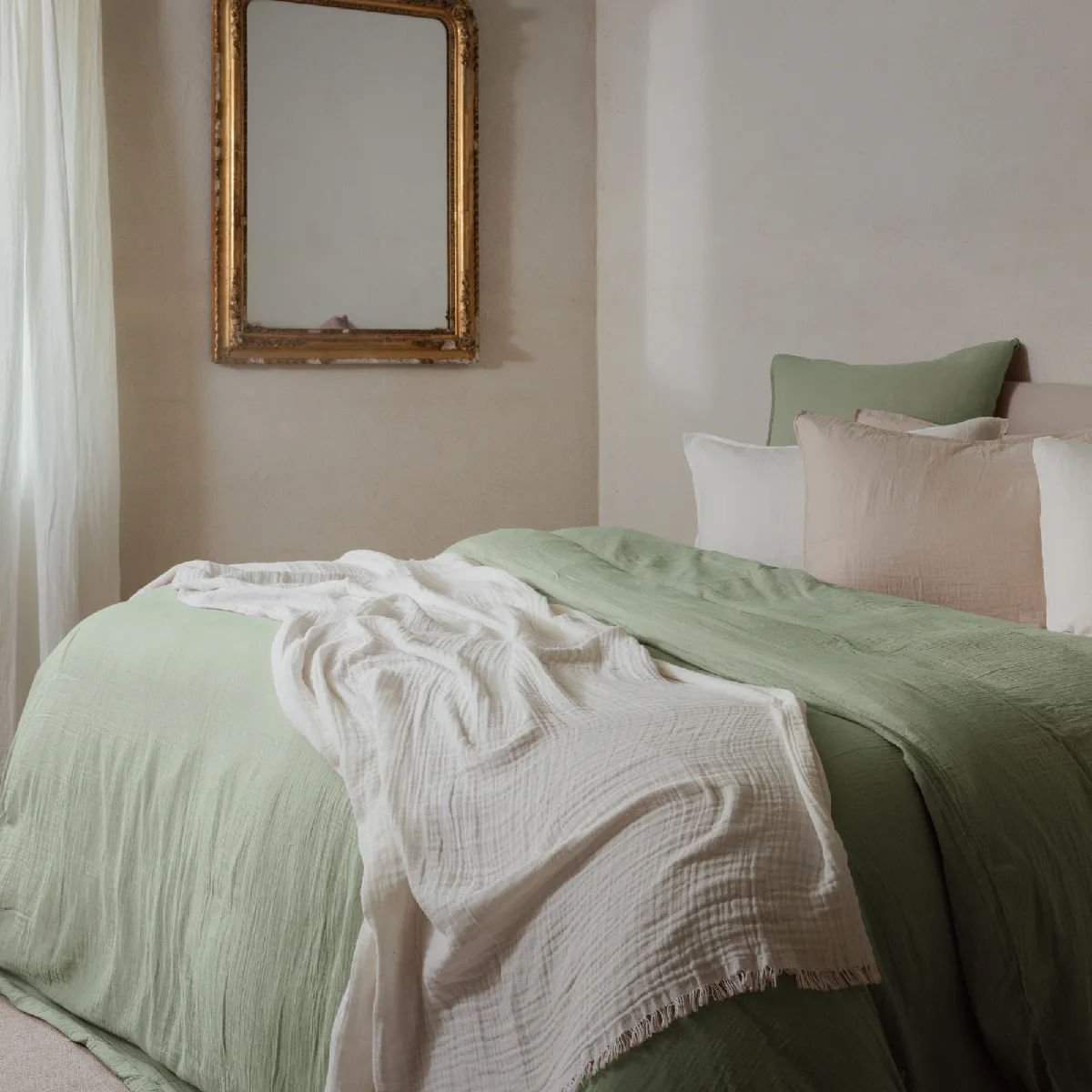 Parure De Lit 3 Pièces 260x240 Cm Et 50x70 Cm Mousseline De Coton Milos Vert Mousse