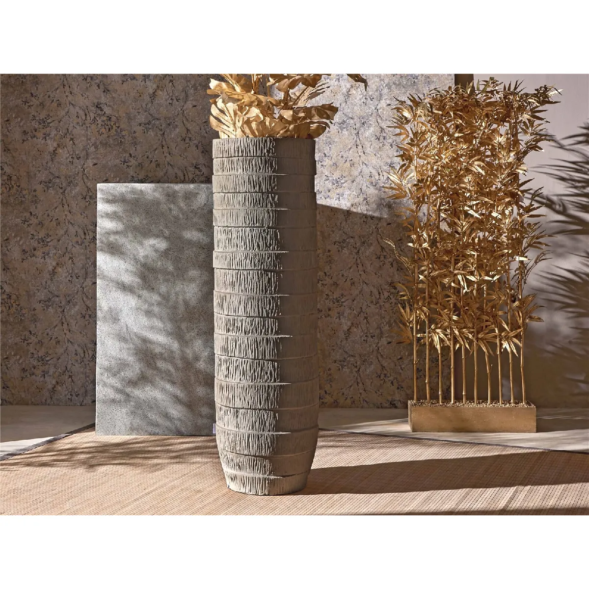 Vase à bandes circulaires, 138 cm x 42 cm