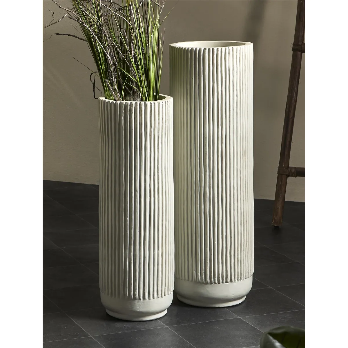 Vase beige à relief vertical, 80 cm, s 2 26dx80cm