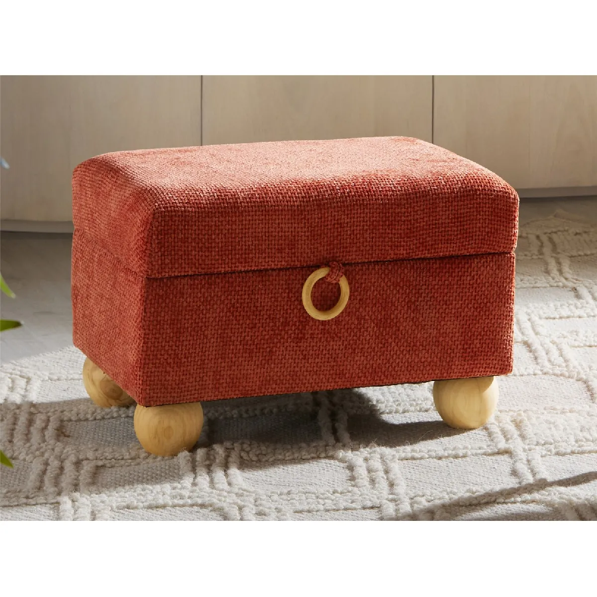 Tabouret Lukman, chenille rouge épaisse, 33 cm, 49 x 33 x 33 cm