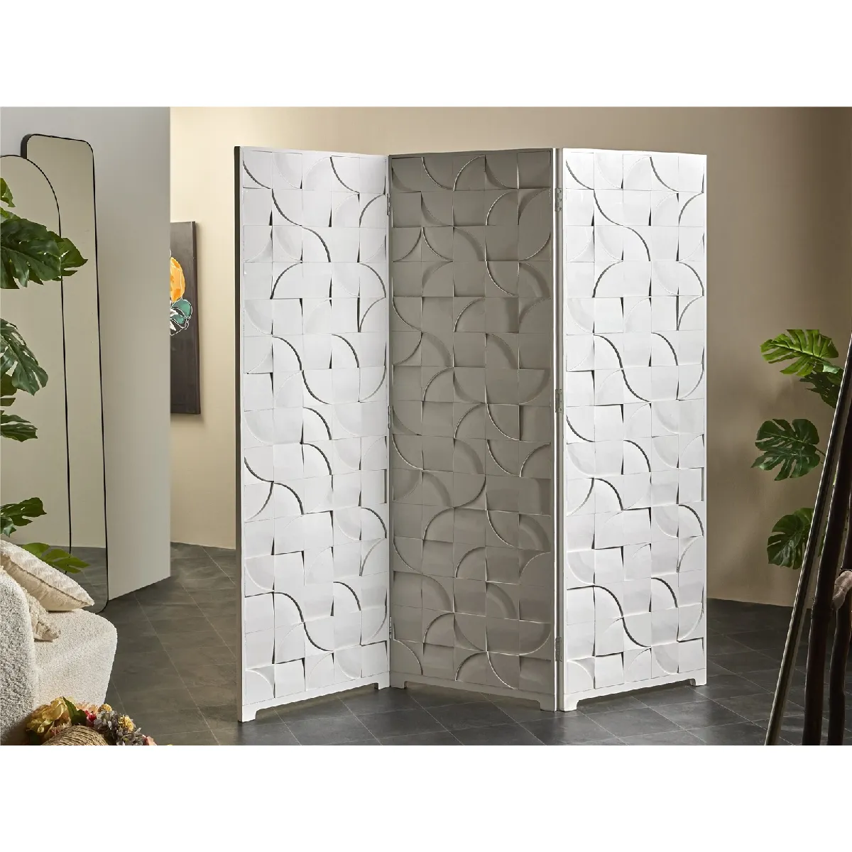 Paravent blanc sculpté de profondeurs variables, 180x182cm et 180x4x182cm