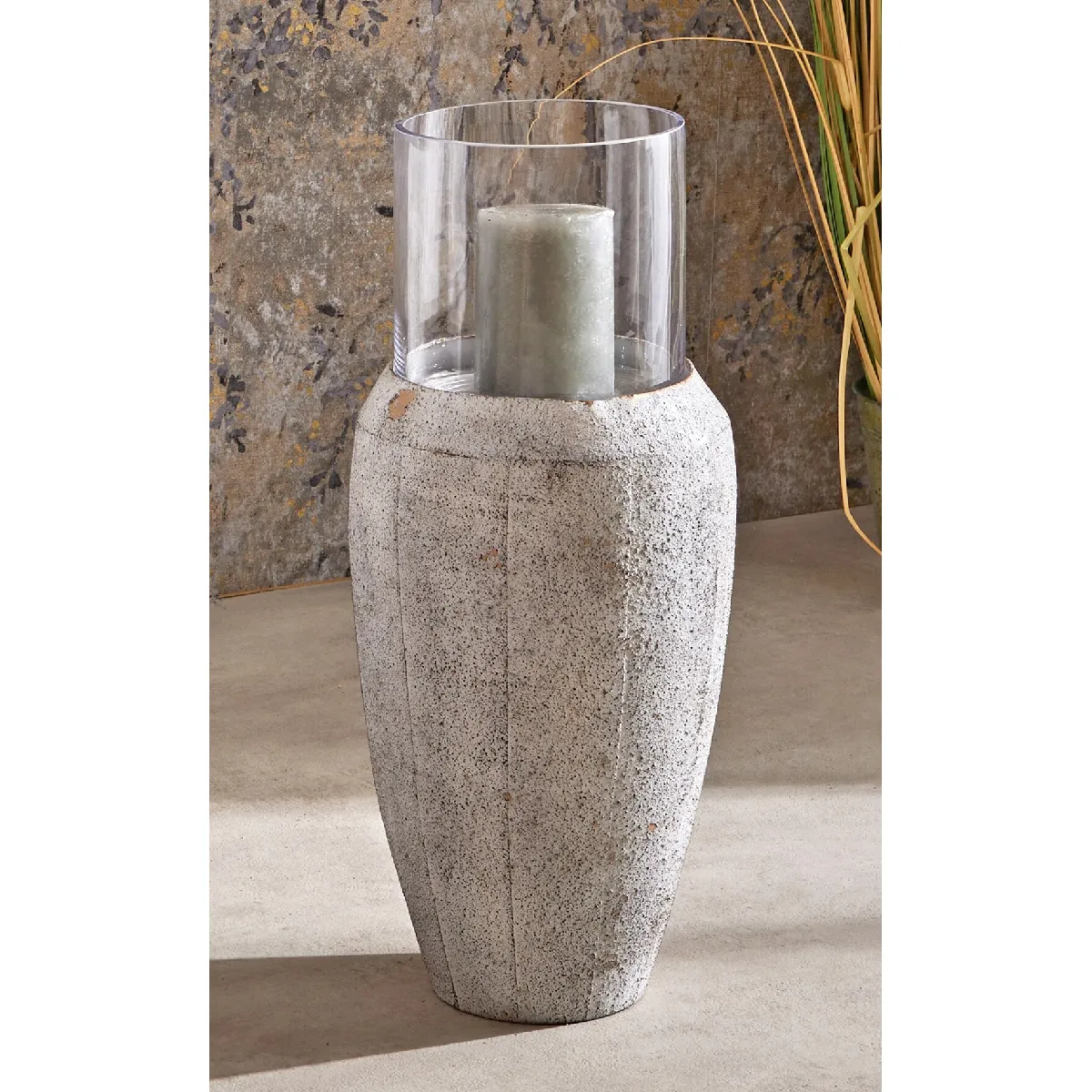 Lanterne en métal blanc avec des paillettes dorées, 62 cm x 27 cm