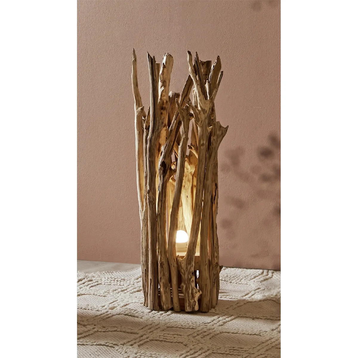 Lampadaire avec branches naturelles, 76 cm x 31 cm