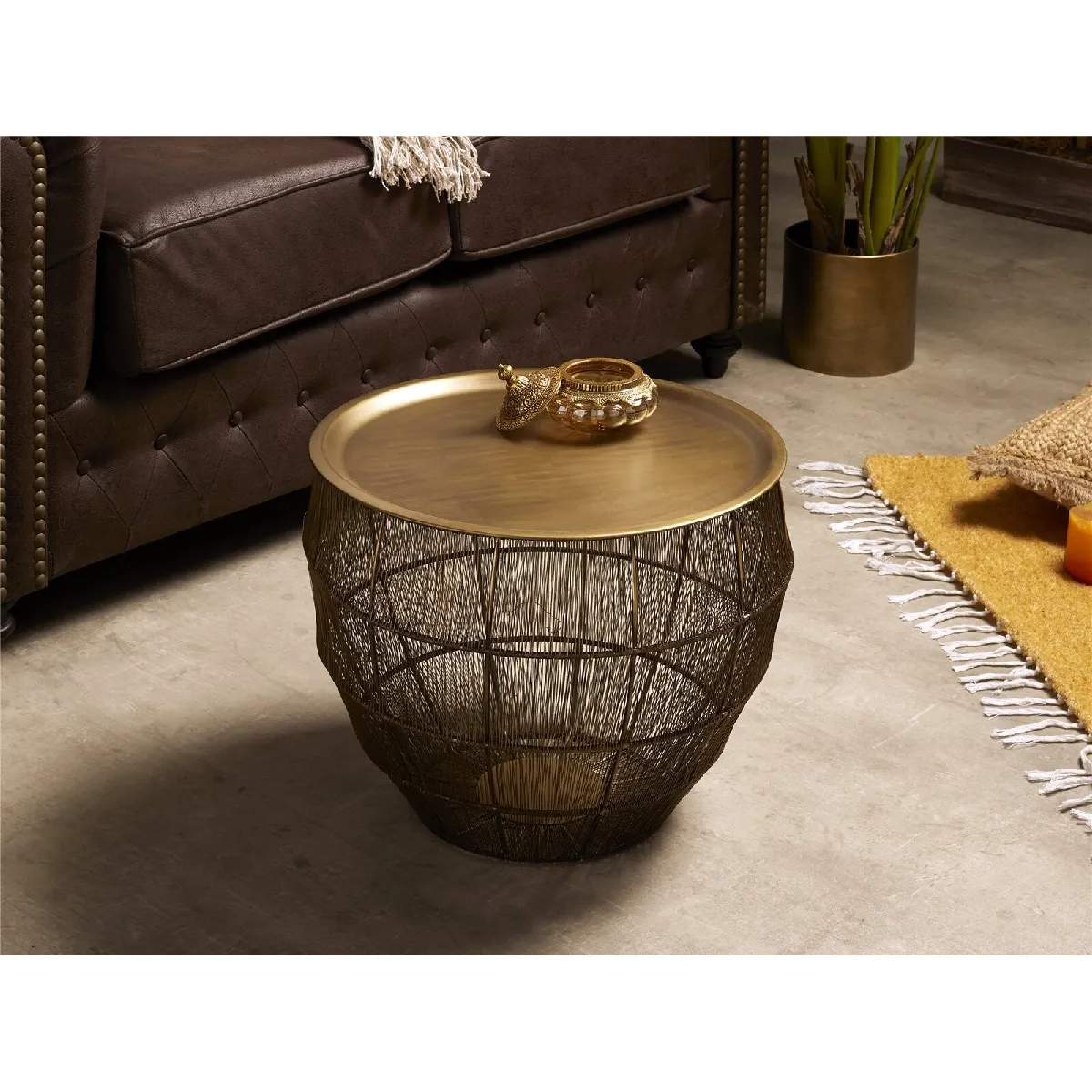 Table d'appoint ronde en maille dorée 50x38cm