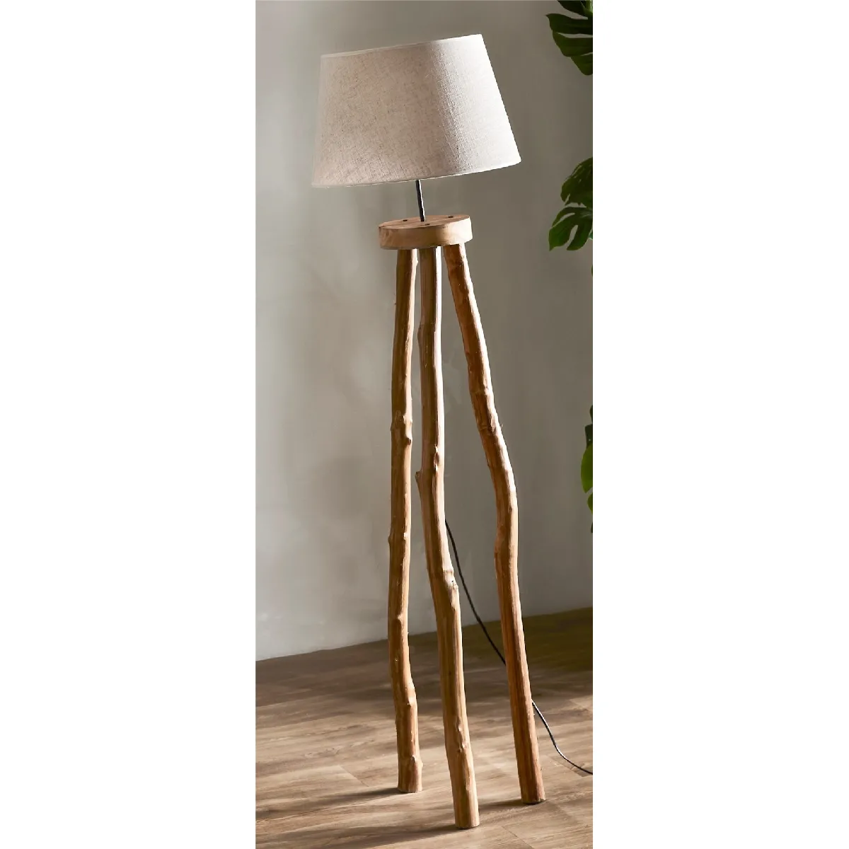 Lampadaire trépied Mileto, bois naturel, abat-jour beige, 158 cm x 40 cm