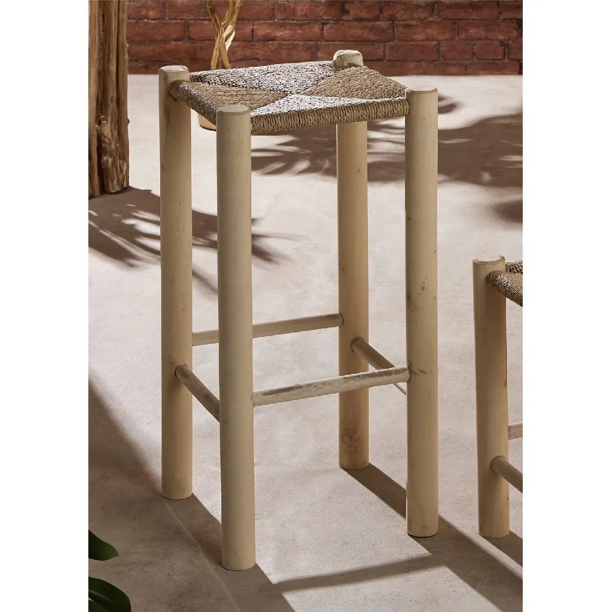 Tabouret en bois naturel avec assise en corde, 64 cm x 32 cm