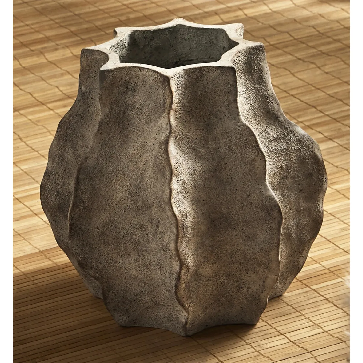 Vase octogonal ondulé blanc granuleux 35 cm 37 x 35 x 35 cm