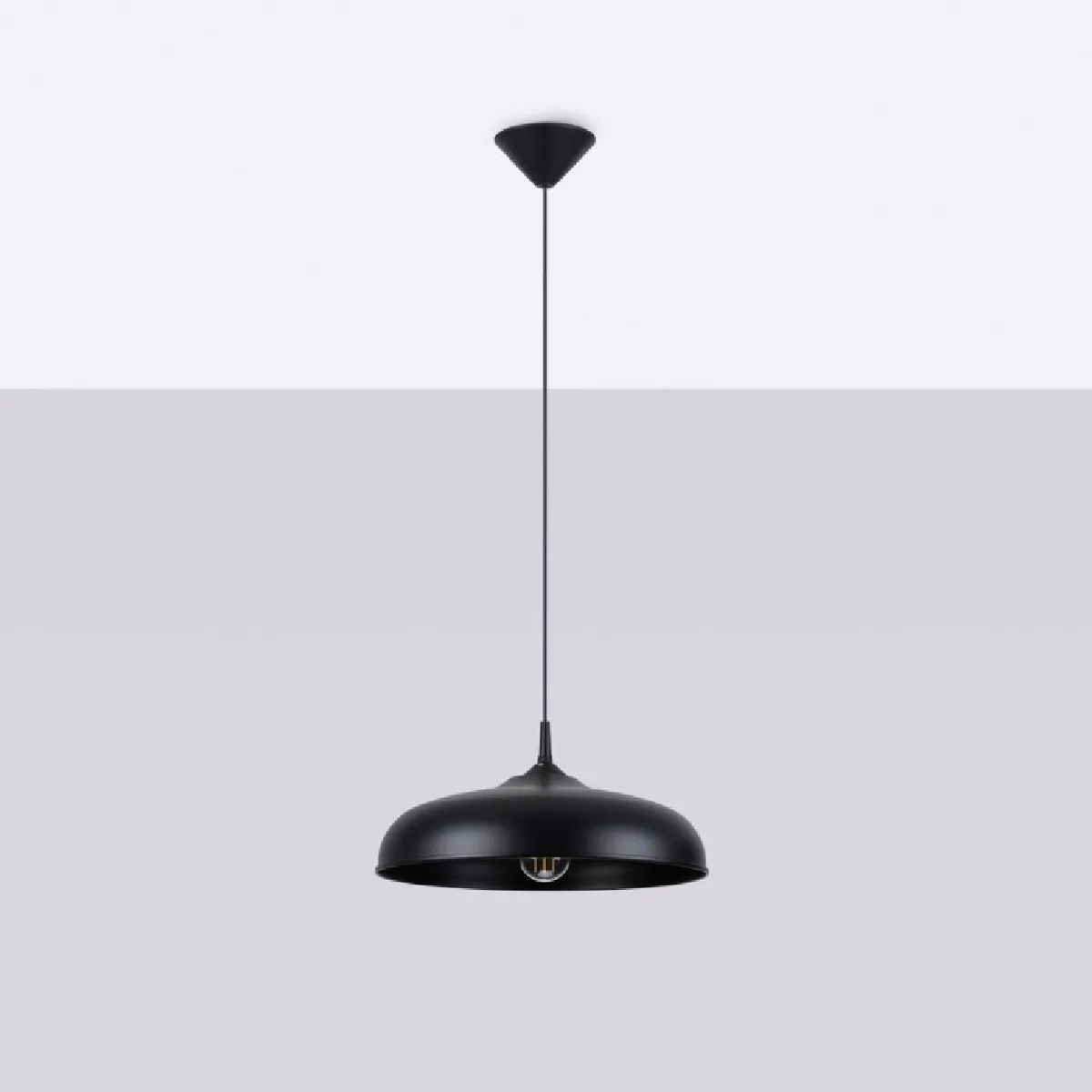 Lampe suspendue Lumoen noir 74 x 38 x 38( h x l x P en cm )