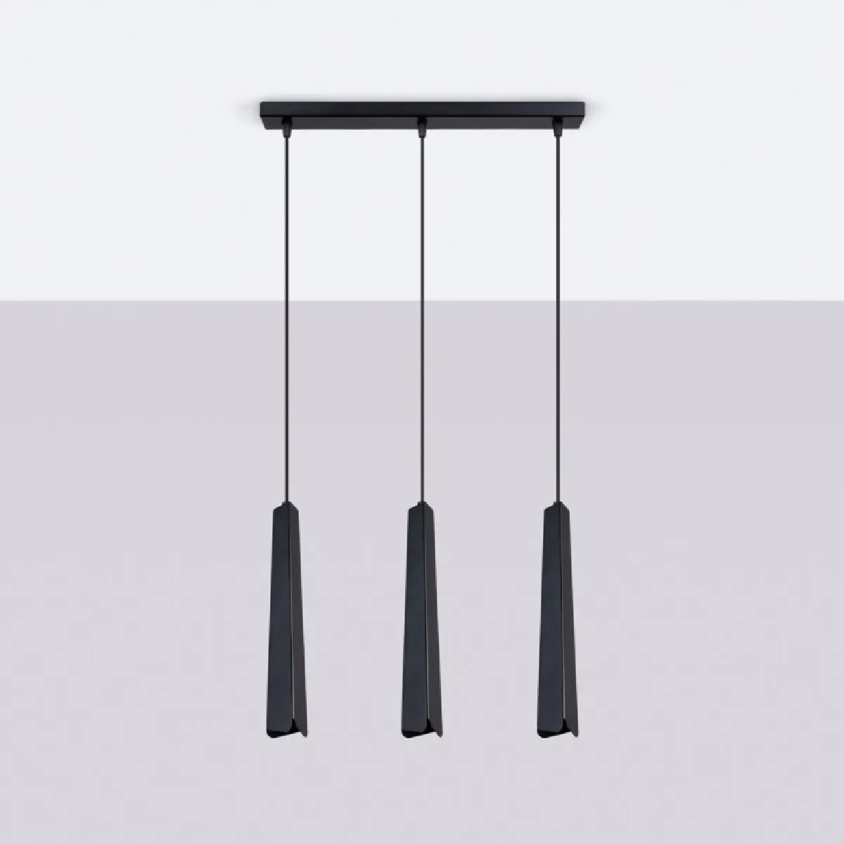 Lampe suspendue Lineaaeen 3L noir 120 x 45 x 5( h x l x P en cm )