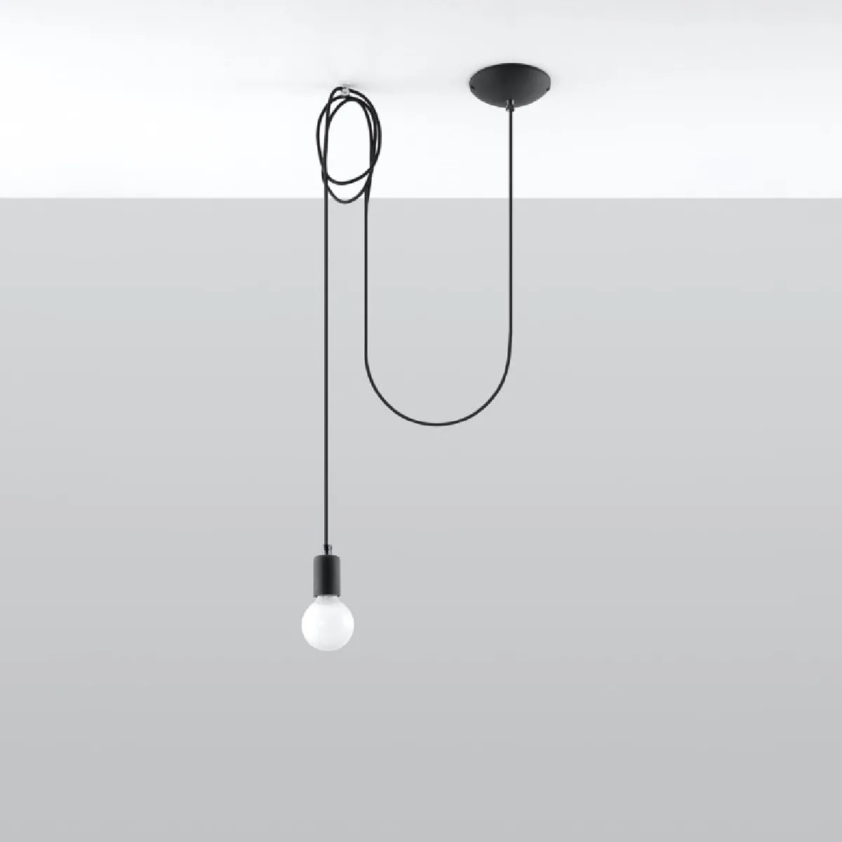 Lampe suspendue Coraola 1 noir 150 x 300 x 150( h x l x P en cm )