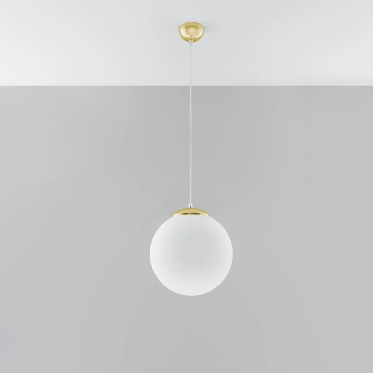 Lampe pendante Lumaena 30 dorée 120 x 30 x 30( h x l x P en cm )