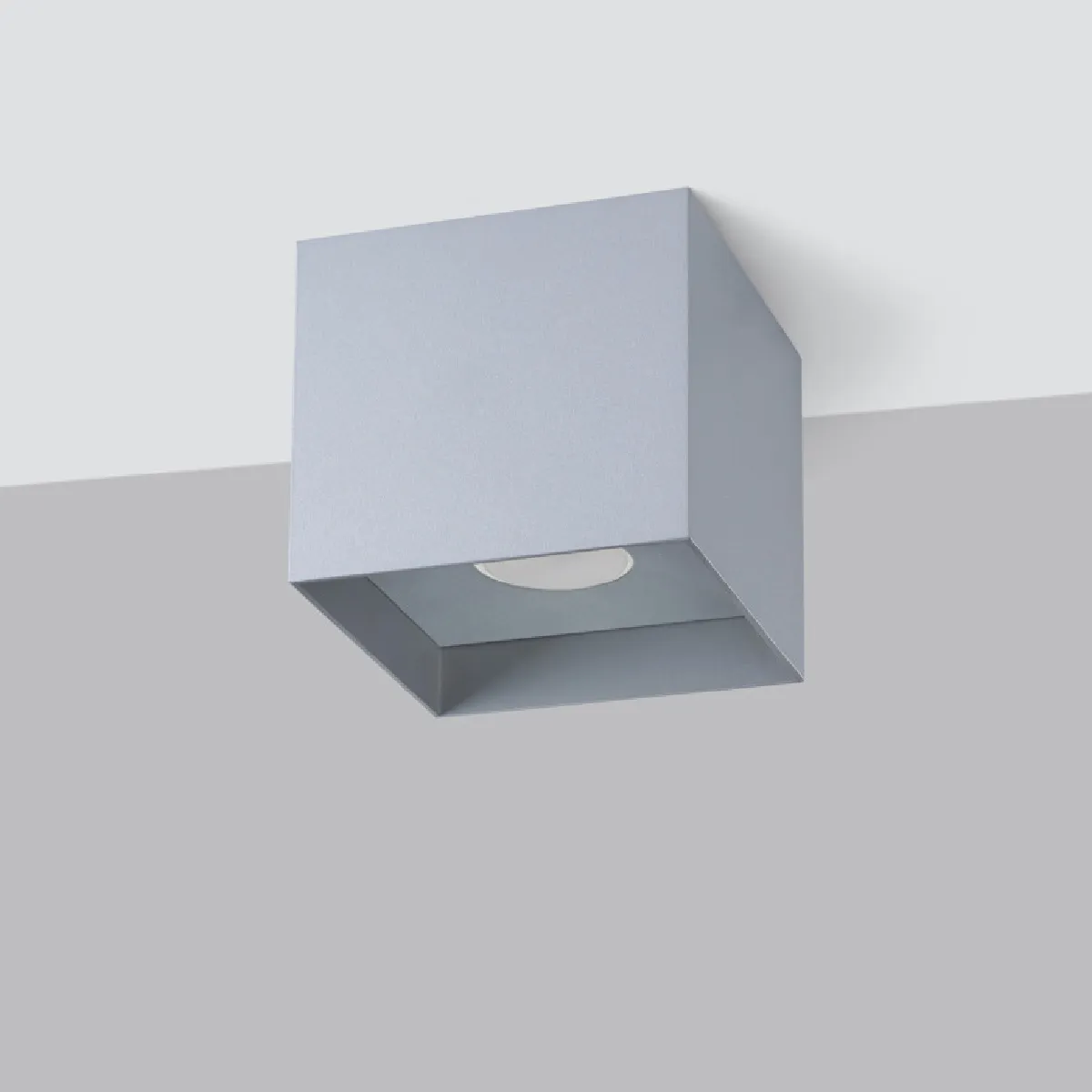 Plafonnier Luxeena gris 10 x 10 x 10( h x l x P en cm )