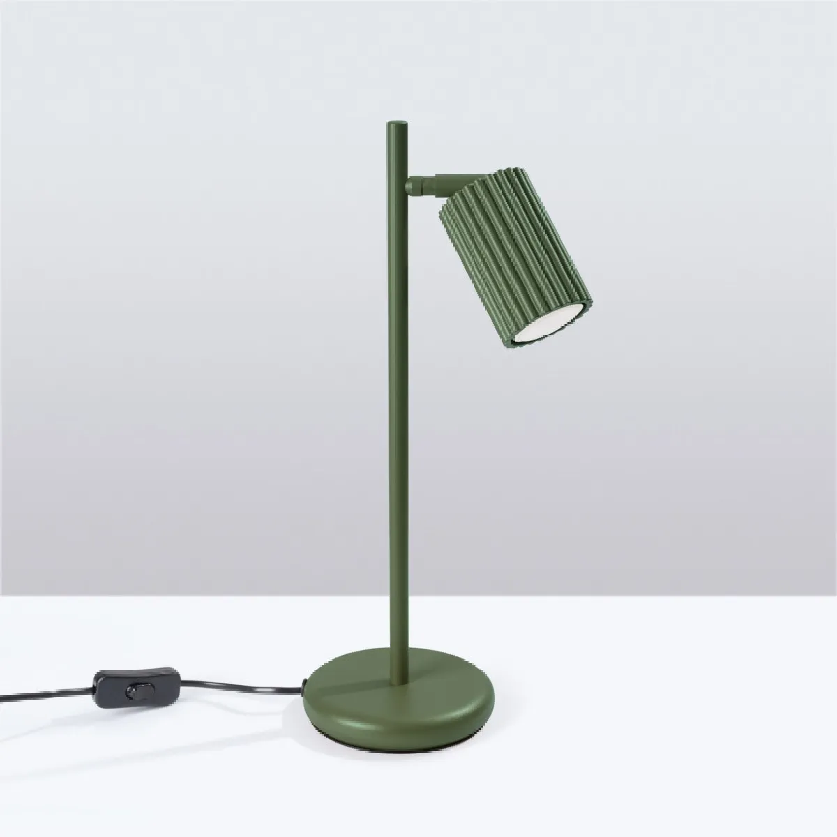 Lampe à poser Elaen vert olive 43 x 14.5 x 19.5( h x l x P en cm )