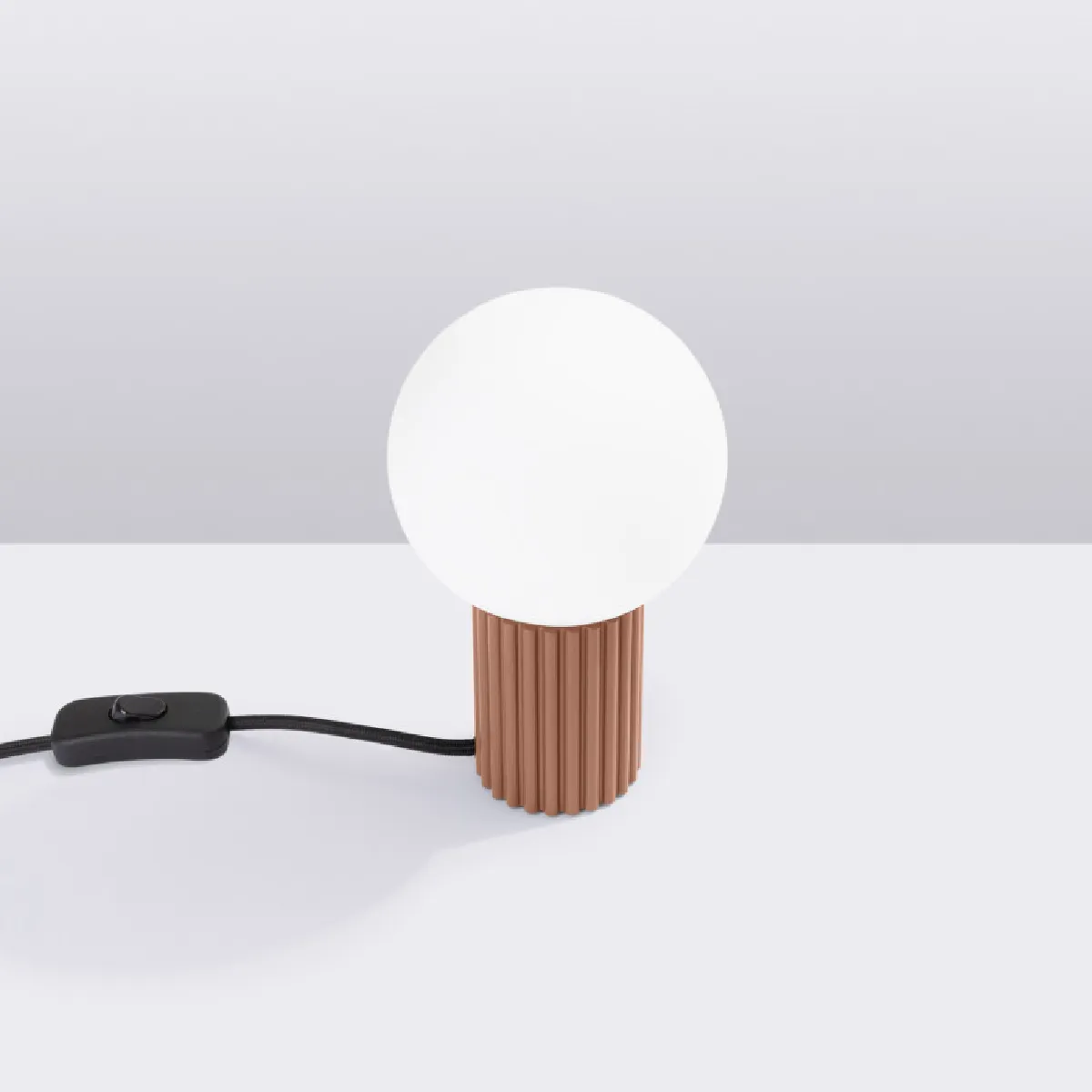 Lampe à poser HALO moka 19 x 12 x 12( h x l x P en cm )