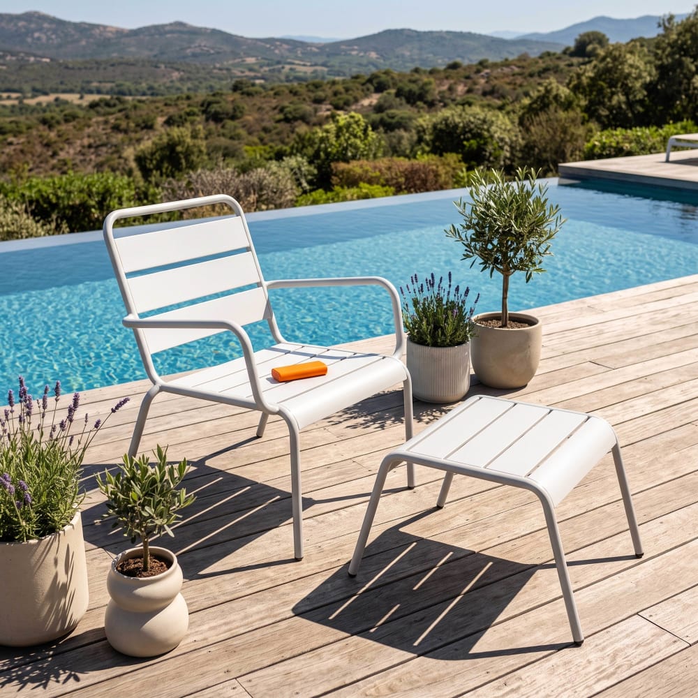 Fauteuil relax et repose pied en métal blanc Palavas Oviala