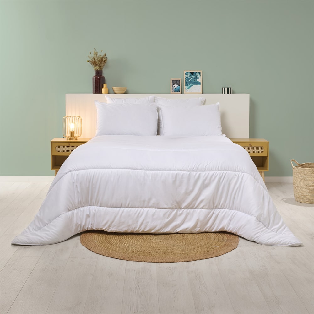 Couette chaude anti-acariens 200x200cm 400g/m2