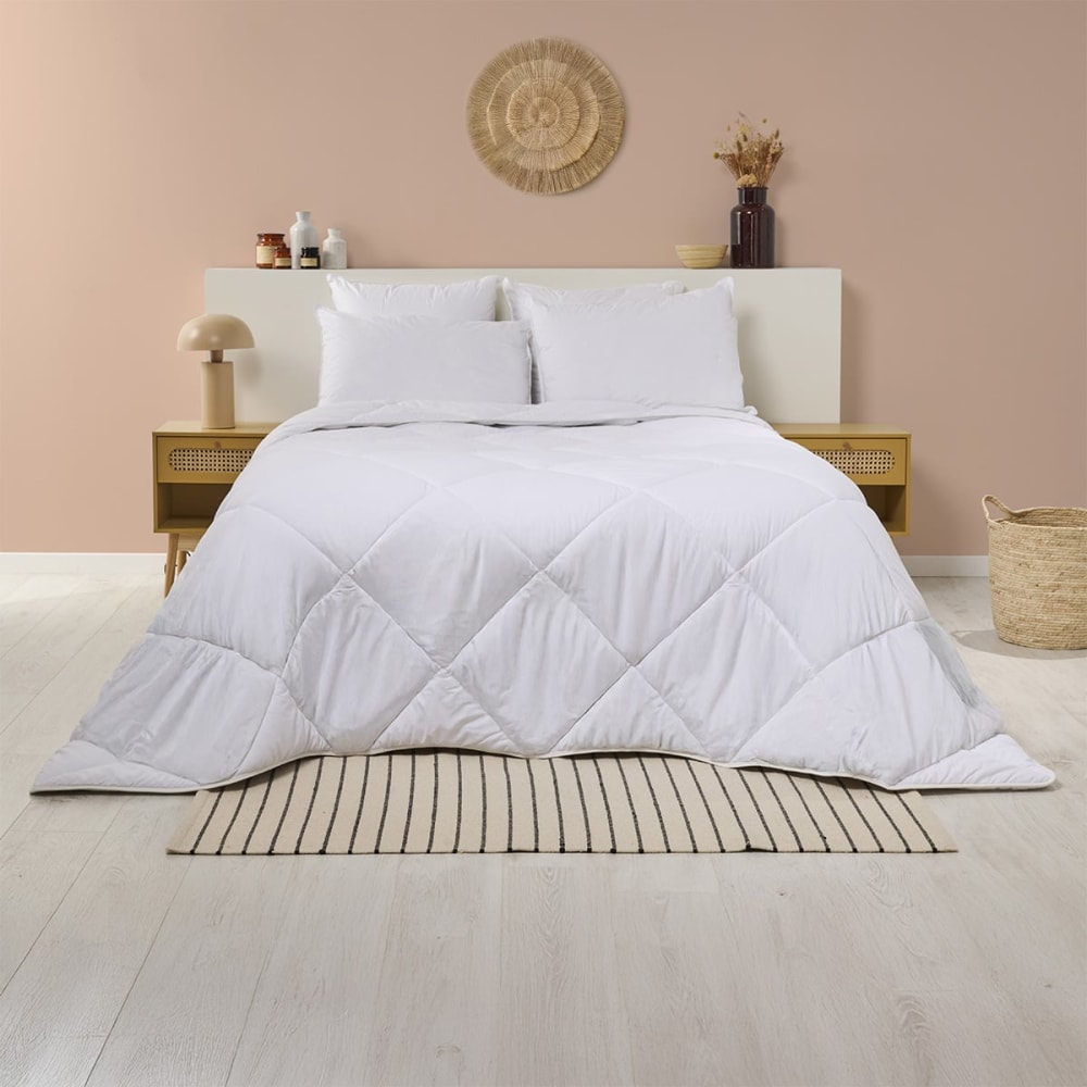Pack Couette chaude 220x240cm + 2 Oreillers moelleux 60x60cm LAVABLE A 95 C