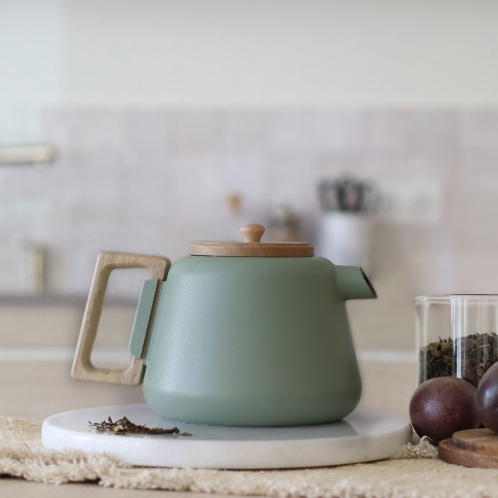 Théière En Fonte Céladon Avec Couvercle En Bois 500ml Viggo - Ogo Living