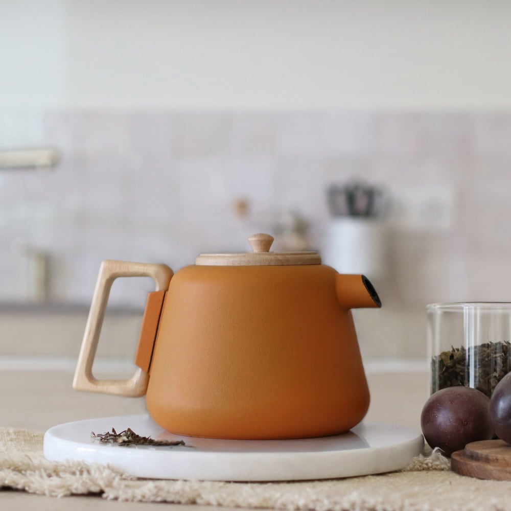 Théière En Fonte Jaune Avec Couvercle En Bois 500ml Viggo - Ogo Living