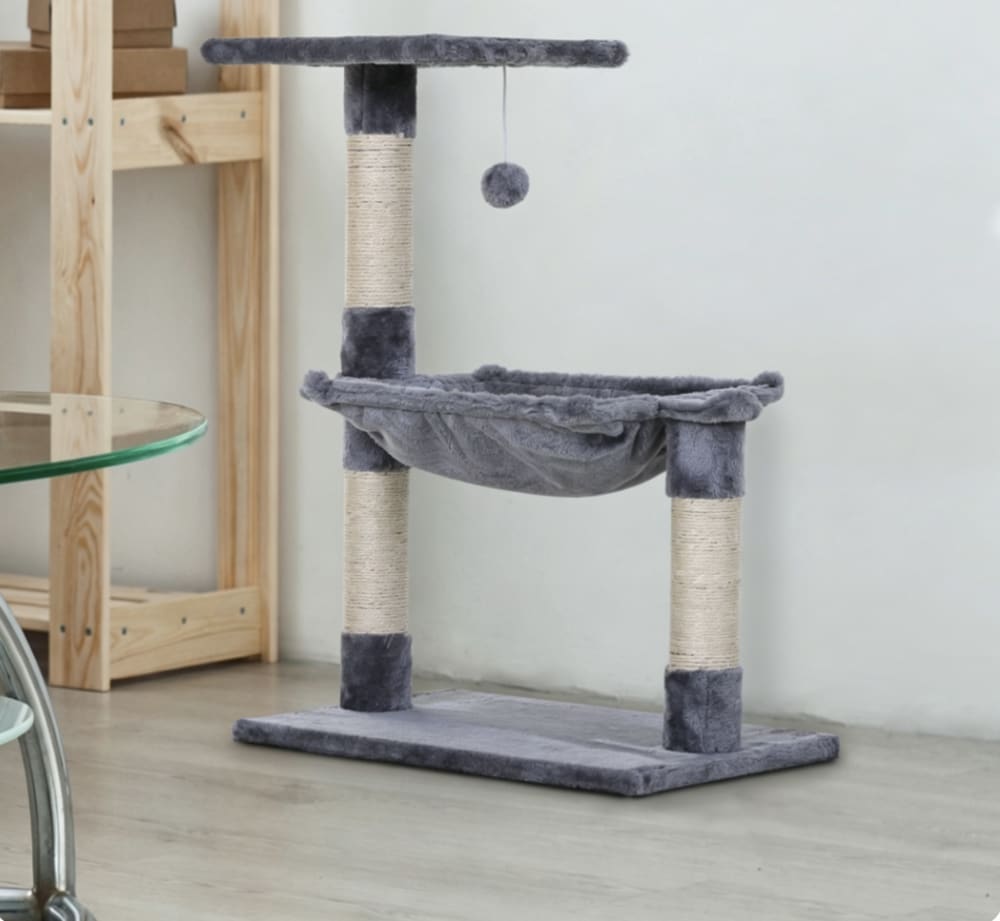 Arbre à chat en peluche grise avec hamac et poteaux en sisal