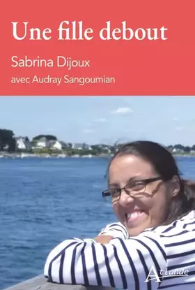 Une fille debout
