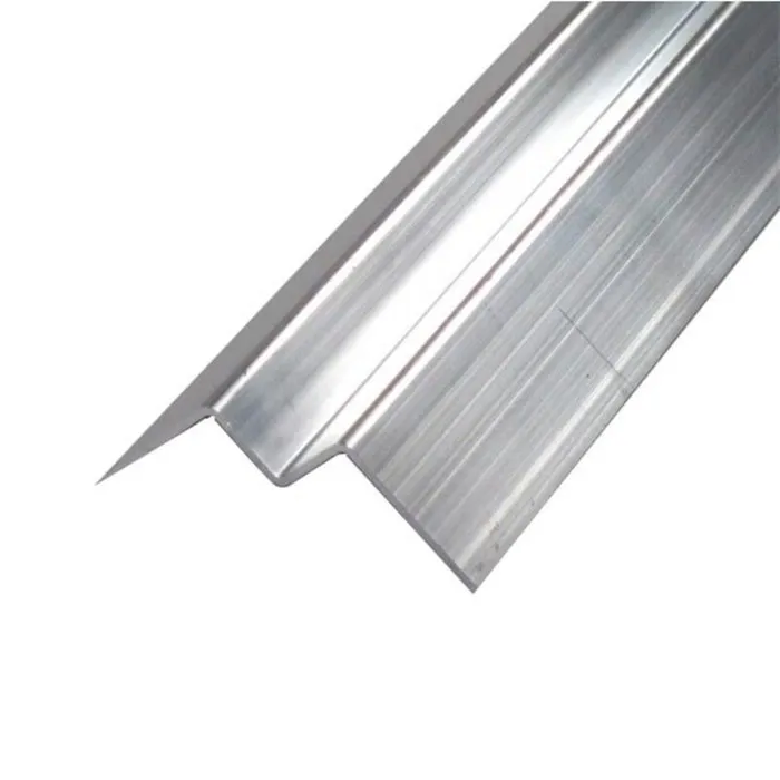 Profil d'angle alu intérieur pour bardage Aluminium brut, ep.3 mm, l.7.7 cm, L.270 cm