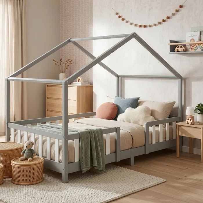 Lit d'enfant en forme de maison Treviolo 120 x 200 cm bois de pin gris clair / blanc en.casa
