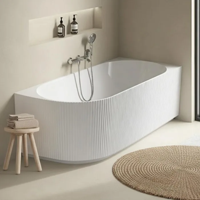 Baignoire striée acrylique STRIA semi-îlot blanche 170cm - Angle droit