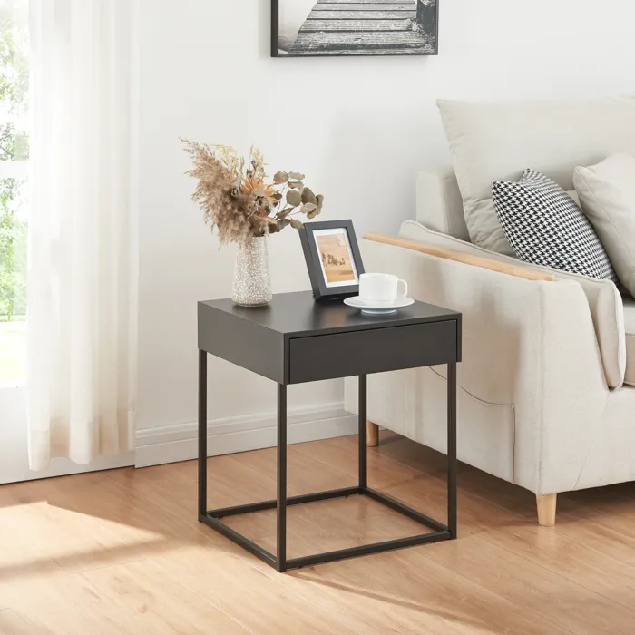 Table d'appoint Rautjärvi avec tiroir 50 x 43 x 41 cm noir mat en.casa